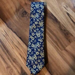 Jones New York tie